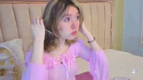 Snapshot of lucia_copper chatting on 11-16-25, 12:33 lucia_copper online show from 11-16-25, 12:33