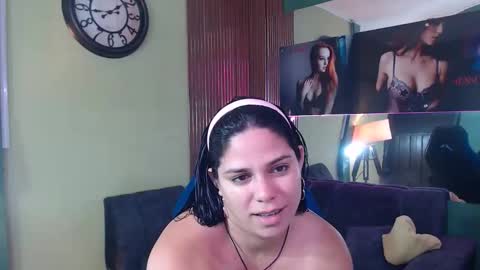 LUCIA online show from 10-22-25, 04:02