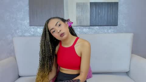Snapshot of lucia_janne chatting on 06-06-26, 08:35 Lucla online show from 06-06-26, 08:35