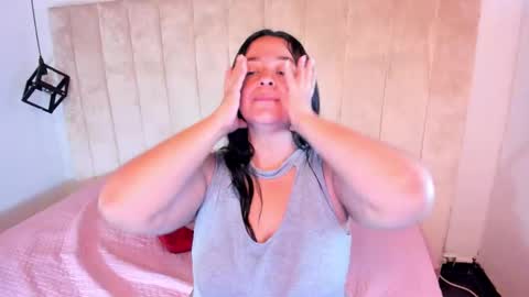 Lucia Vonne online show from 09-16-25, 02:40