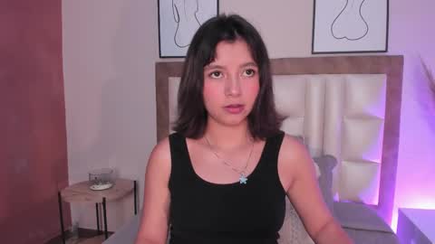 LuciaFerrero online show from 10-08-25, 12:52