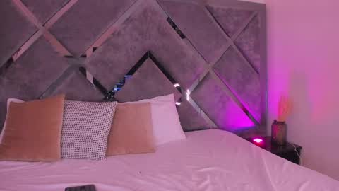 Lucia Gray online show from 04-17-26, 12:57