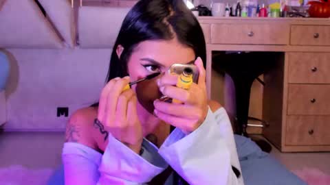 LuciaJhonnes online show from 11-20-25, 01:50