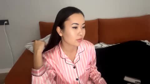 Kira online show from 11-06-25, 01:12