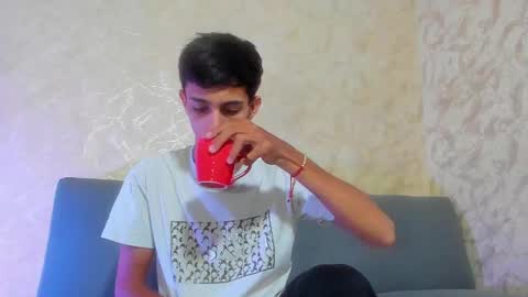 Snapshot of lucian_davii chatting on 11-19-25, 12:16 Pirulo online show from 11-19-25, 12:16