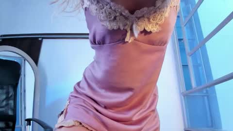 Snapshot of luciana_evaans chatting on 10-23-25, 03:00 Luciana Evans online show from 10-23-25, 03:00