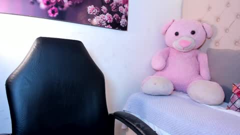 Snapshot of luciana_fords chatting on 05-31-26, 01:07 Luciana Fords online show from 05-31-26, 01:07