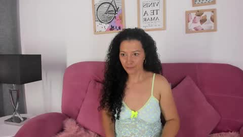 Snapshot of luciana_owens2 chatting on 01-15-25, 05:15 luciana_owens2 online show from 01-15-25, 05:15