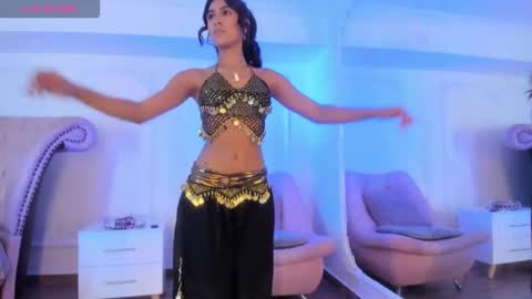 Snapshot of luciana_roa chatting on 10-25-25, 08:58 Luciana online show from 10-25-25, 08:58