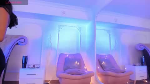 Snapshot of luciana_roa chatting on 10-26-25, 06:03 Luciana online show from 10-26-25, 06:03