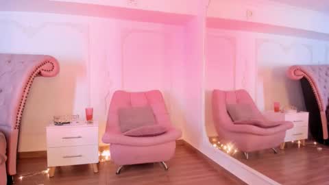 Snapshot of luciana_roa chatting on 10-30-25, 09:15 Luciana online show from 10-30-25, 09:15