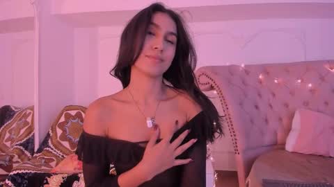 Snapshot of luciana_roa chatting on 12-05-25, 09:00 Luciana online show from 12-05-25, 09:00