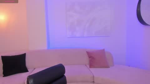 Snapshot of lucianamiller_ chatting on 01-02-25, 06:34 Luciana Miller online show from 01-02-25, 06:34