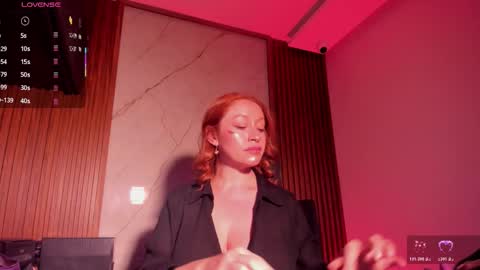 Snapshot of lucianawainn chatting on 11-01-25, 12:51 Luciana online show from 11-01-25, 12:51