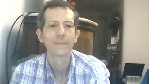 Snapshot of lucianoaxel chatting on 04-03-26, 01:47 Luciano online show from 04-03-26, 01:47
