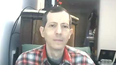 Snapshot of lucianoaxel chatting on 05-25-26, 11:44 Luciano online show from 05-25-26, 11:44