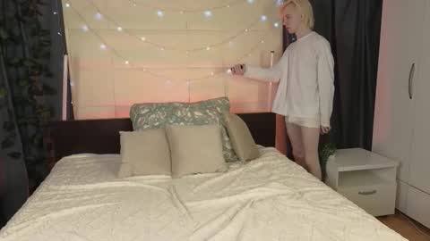 Angelok online show from 01-15-26, 07:13