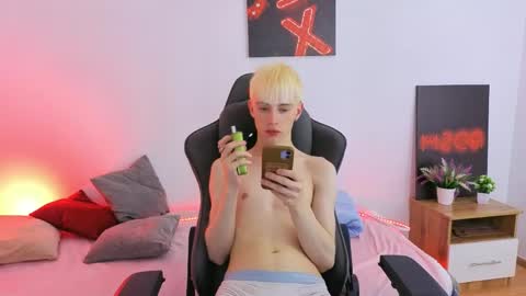Angelok online show from 06-08-26, 04:57