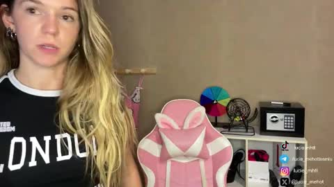 Lucie hot follow me on  online show from 09-18-25, 07:05