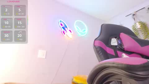 Lucie   online show from 03-11-26, 09:32