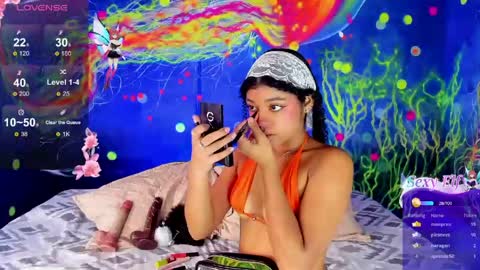 Snapshot of lucie_petite chatting on 05-11-26, 06:49 Lucie - online show from 05-11-26, 06:49