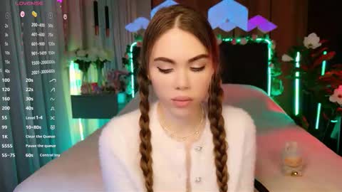 Snapshot of lucifiella chatting on 11-17-25, 04:46 MimiFors online show from 11-17-25, 04:46