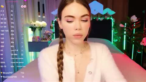 Snapshot of lucifiella chatting on 11-23-25, 04:51 MimiFors online show from 11-23-25, 04:51