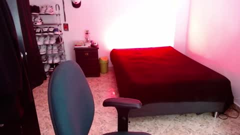 luciifer_hills online show from 12-04-24, 02:37