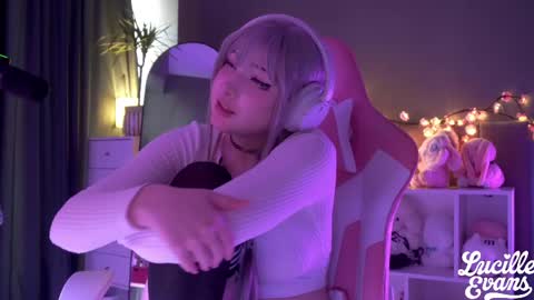 Lucy UwU online show from 04-27-26, 04:10