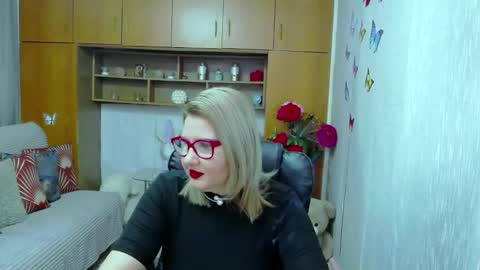 Lucille Fenly online show from 11-02-25, 07:27