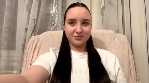 Snapshot of lucindapano chatting on 11-25-25, 09:15 Sofia online show from 11-25-25, 09:15