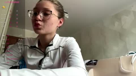 Snapshot of lucindascercy chatting on 06-14-26, 06:04 Maya online show from 06-14-26, 06:04