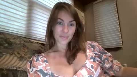 Snapshot of luciousapril chatting on 09-09-25, 11:04 April online show from 09-09-25, 11:04