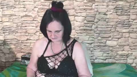 Grace online show from 10-31-25, 06:14