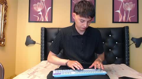 luckk_ online show from 04-02-26, 04:43