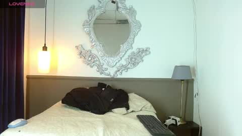 luckk_ online show from 04-11-26, 07:45
