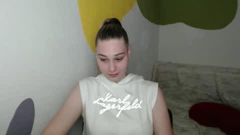 Snapshot of lucky_barbie chatting on 05-26-26, 02:46 Grace online show from 05-26-26, 02:46