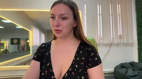 lucky_foryou_baby online show from 04-23-26, 11:09