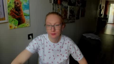 lucky_licky20 online show from 04-05-26, 04:09