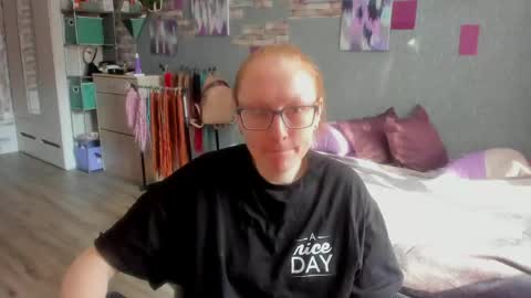 lucky_licky20 online show from 04-22-26, 02:03