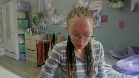 lucky_licky20 online show from 05-28-26, 02:42