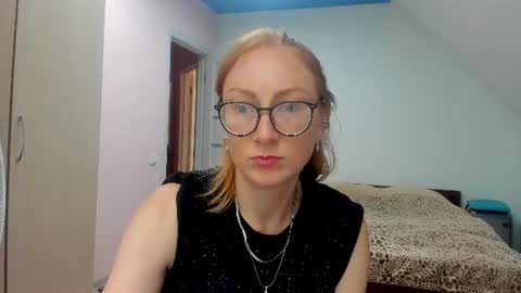 lucky_licky20 online show from 07-11-26, 04:59