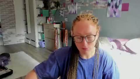 lucky_licky20 online show from 08-09-26, 02:35