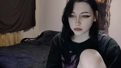 Snapshot of luckybastrad0677 chatting on 06-24-26, 05:23 luckybastrad0677 online show from 06-24-26, 05:23