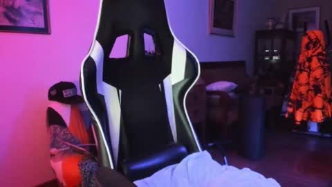 Snapshot of luckydrakex chatting on 12-21-24, 06:02 Lucky online show from 12-21-24, 06:02