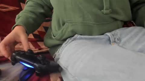 Snapshot of luckydrakex chatting on 01-06-25, 12:35 Lucky online show from 01-06-25, 12:35