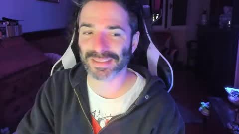 Snapshot of luckydrakex chatting on 01-20-25, 09:11 Lucky online show from 01-20-25, 09:11