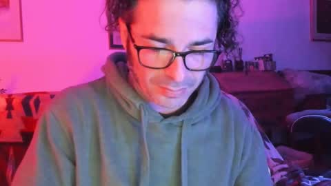 Snapshot of luckydrakex chatting on 02-14-25, 06:51 Lucky online show from 02-14-25, 06:51