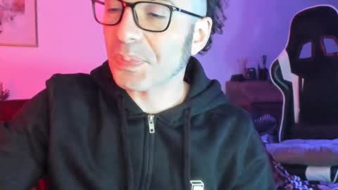 Snapshot of luckydrakex chatting on 02-20-25, 09:53 Lucky online show from 02-20-25, 09:53