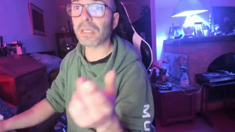 Snapshot of luckydrakex chatting on 02-26-25, 08:00 Lucky online show from 02-26-25, 08:00